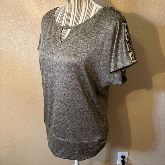 Apt. 9 Gray Brown Heathered Top with Leopard Shoulder Detail Medium Smooth - Picture 7 of 16